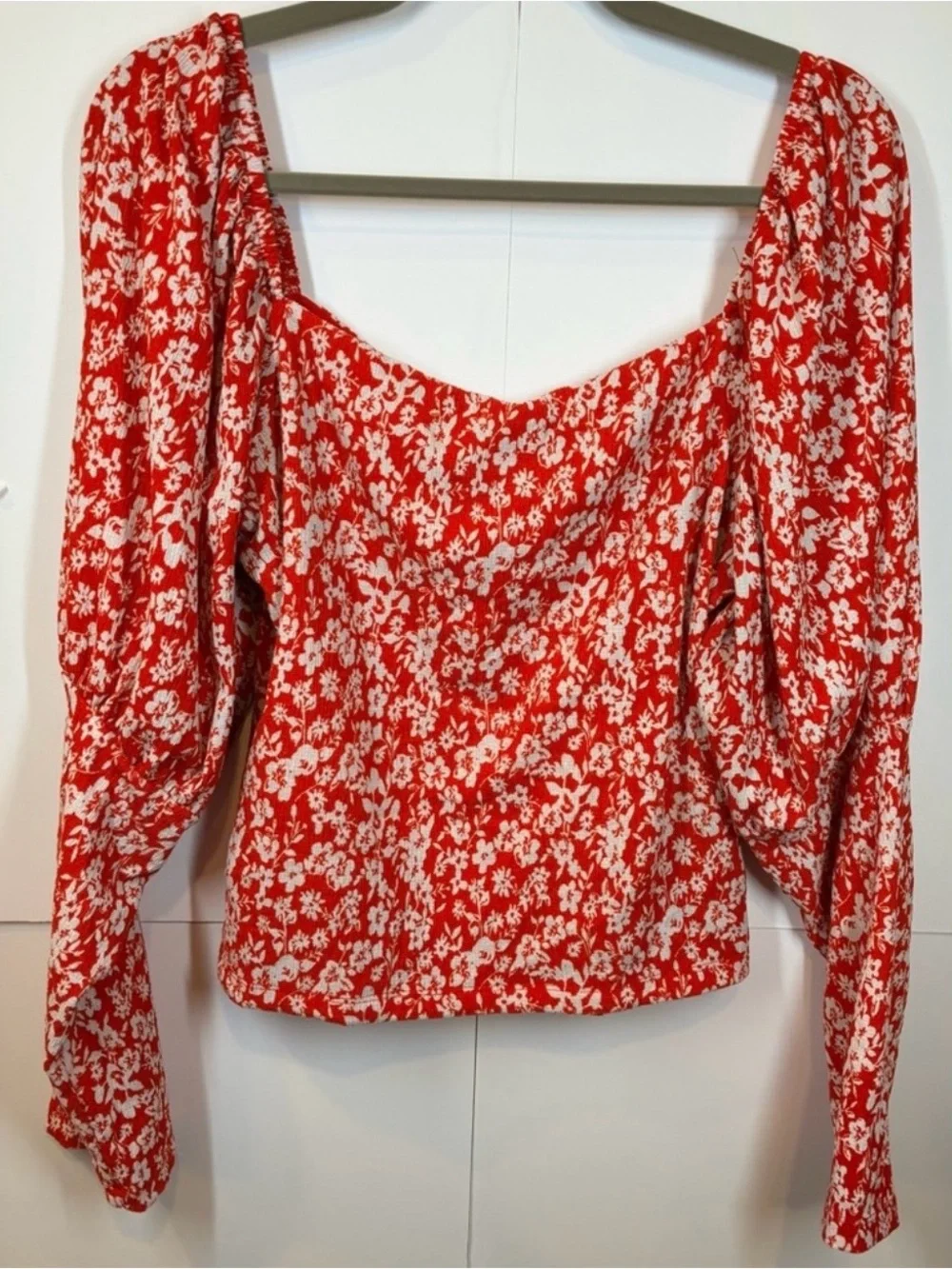 Anthropologie Red and White Floral V-neck Puff-Sleeve Boho Blouse Size L EUC